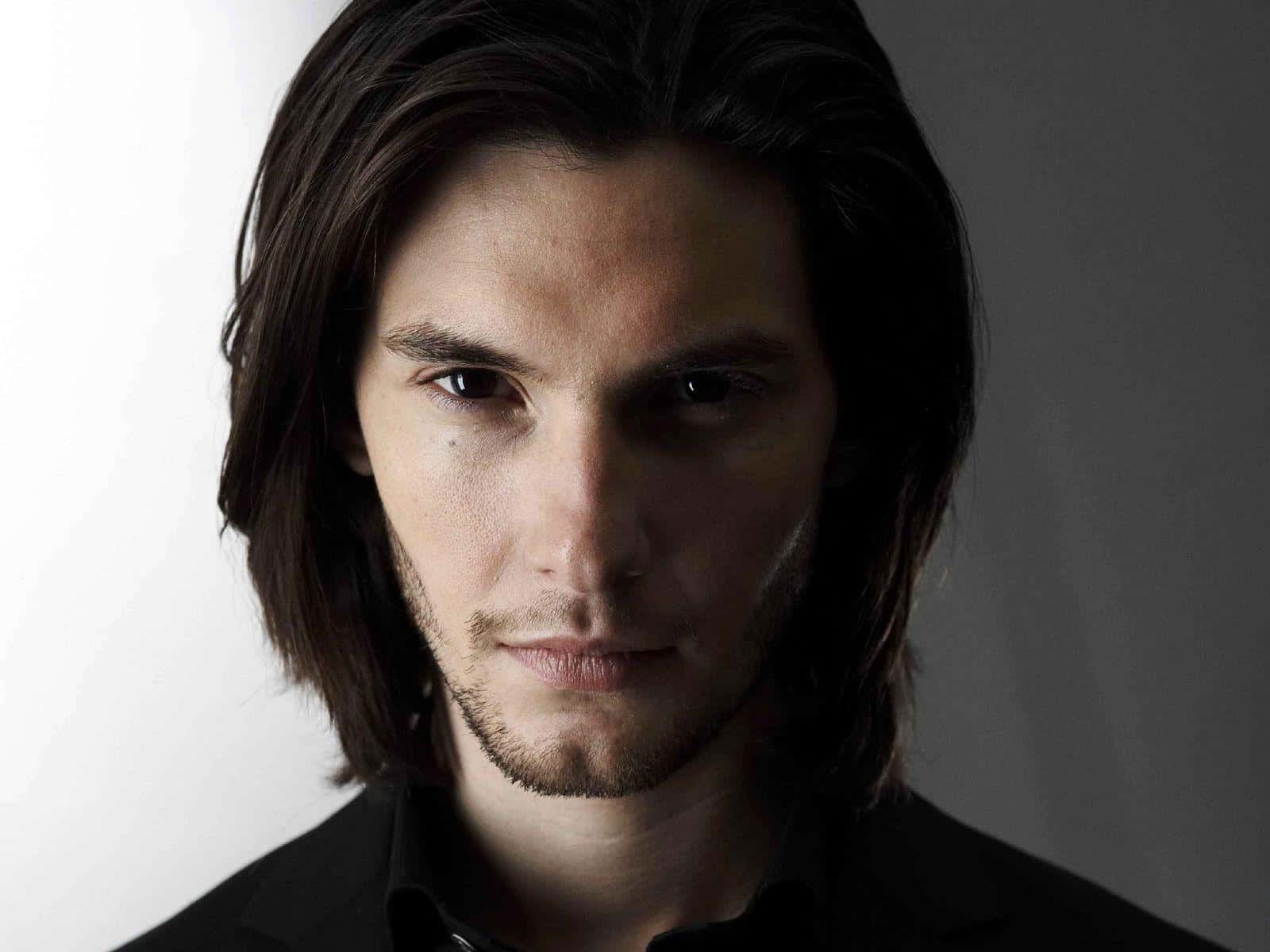 Engaging Portrait Of Actor Ben Barnes Wallpaper