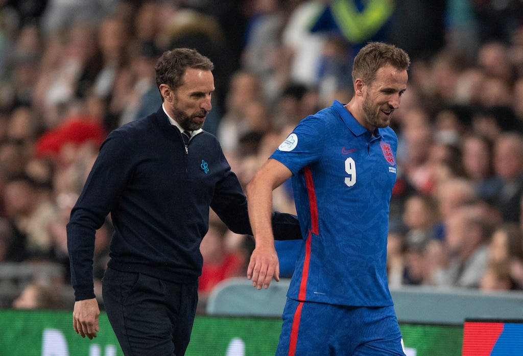 England National Football Team Kane With Gareth Southgate Wallpaper