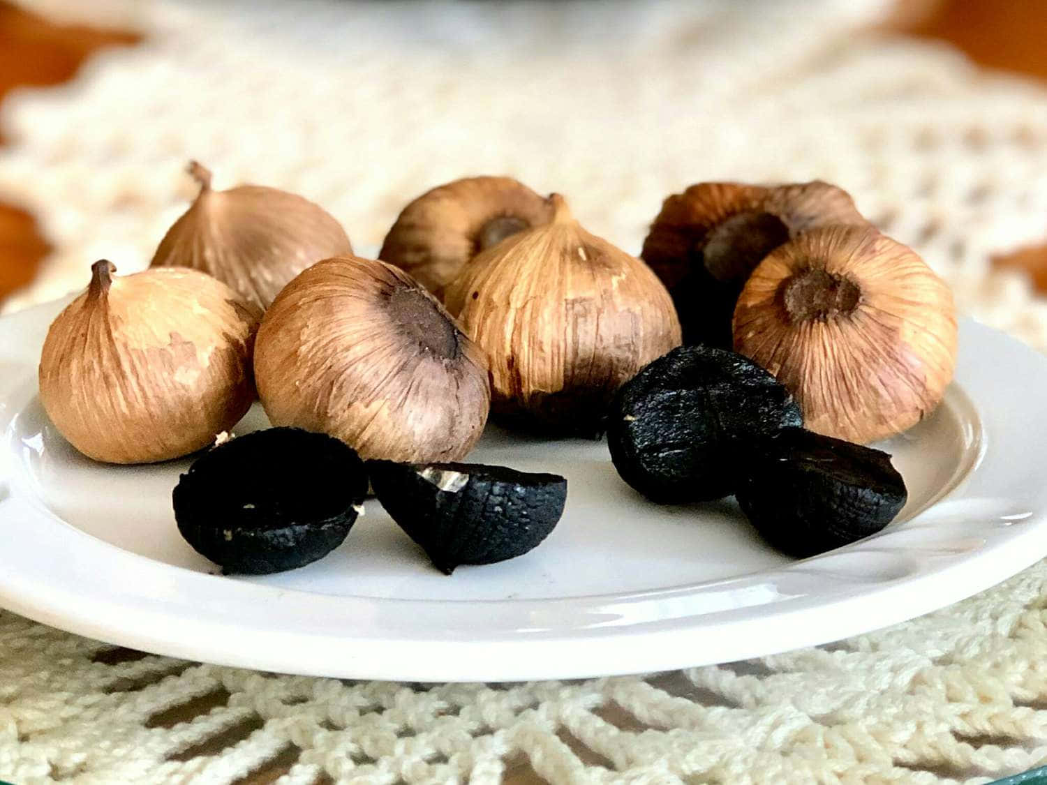 Enjoy The Flavorful Complexity Of Black Garlic. Wallpaper