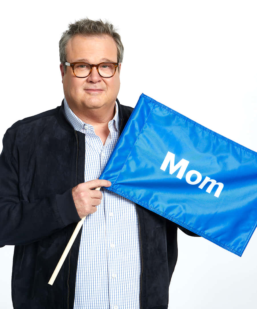 Eric Stonestreet 900 X 1080 Wallpaper