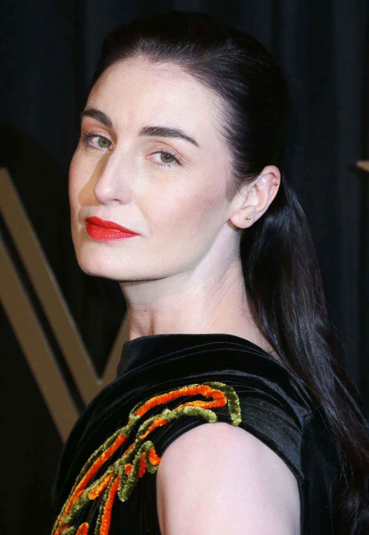 Erin O'connor At London’s Fashion Week Wallpaper