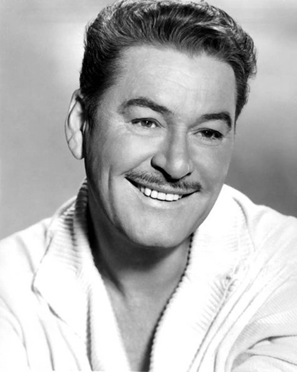 Errol Flynn Smiling Black And White Wallpaper