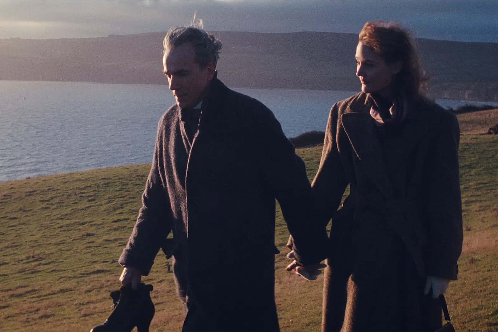 Evocative Still From Phantom Thread Wallpaper