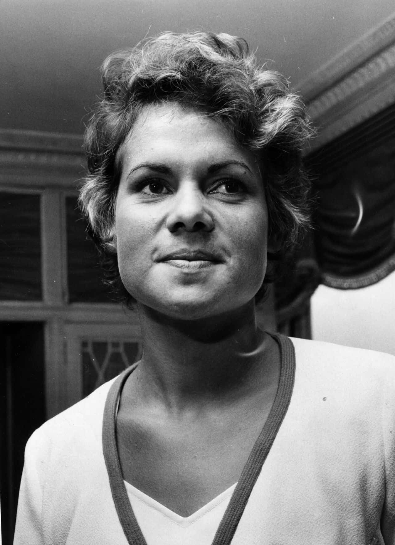 Evonne Goolagong Cawley On Greyscale Wallpaper