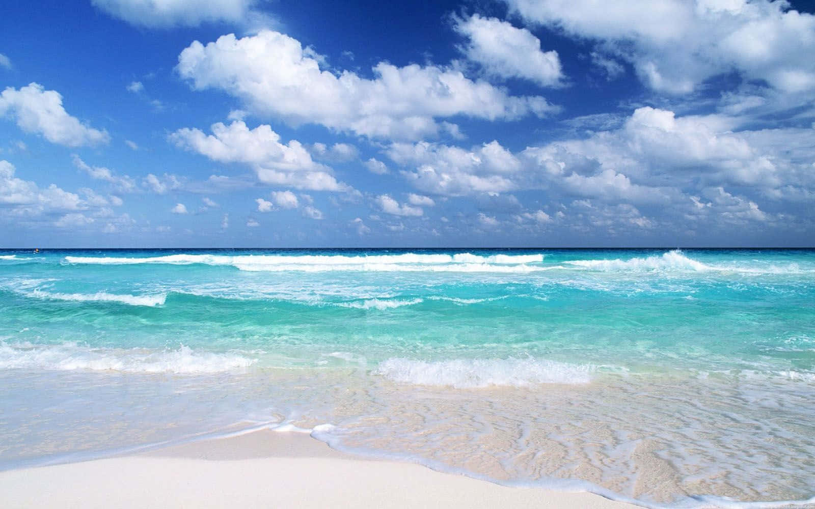 Experience The Beauty Of Pretty Beach Wallpaper