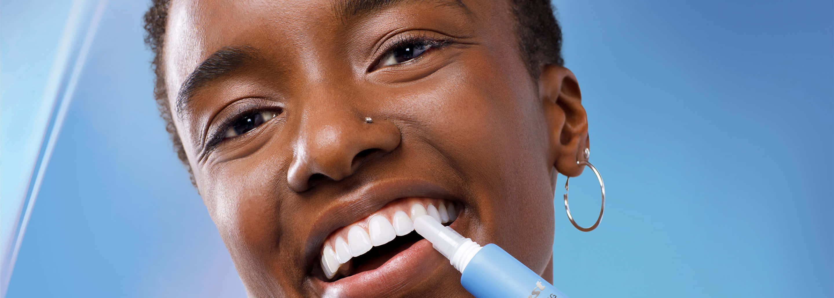 “experience The Transformative Power Of Teeth Whitening Today! Wallpaper