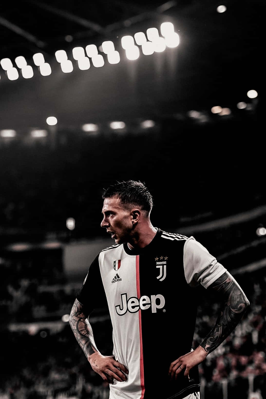 Federico Bernardeschi In Action For Juventus Fc Wallpaper