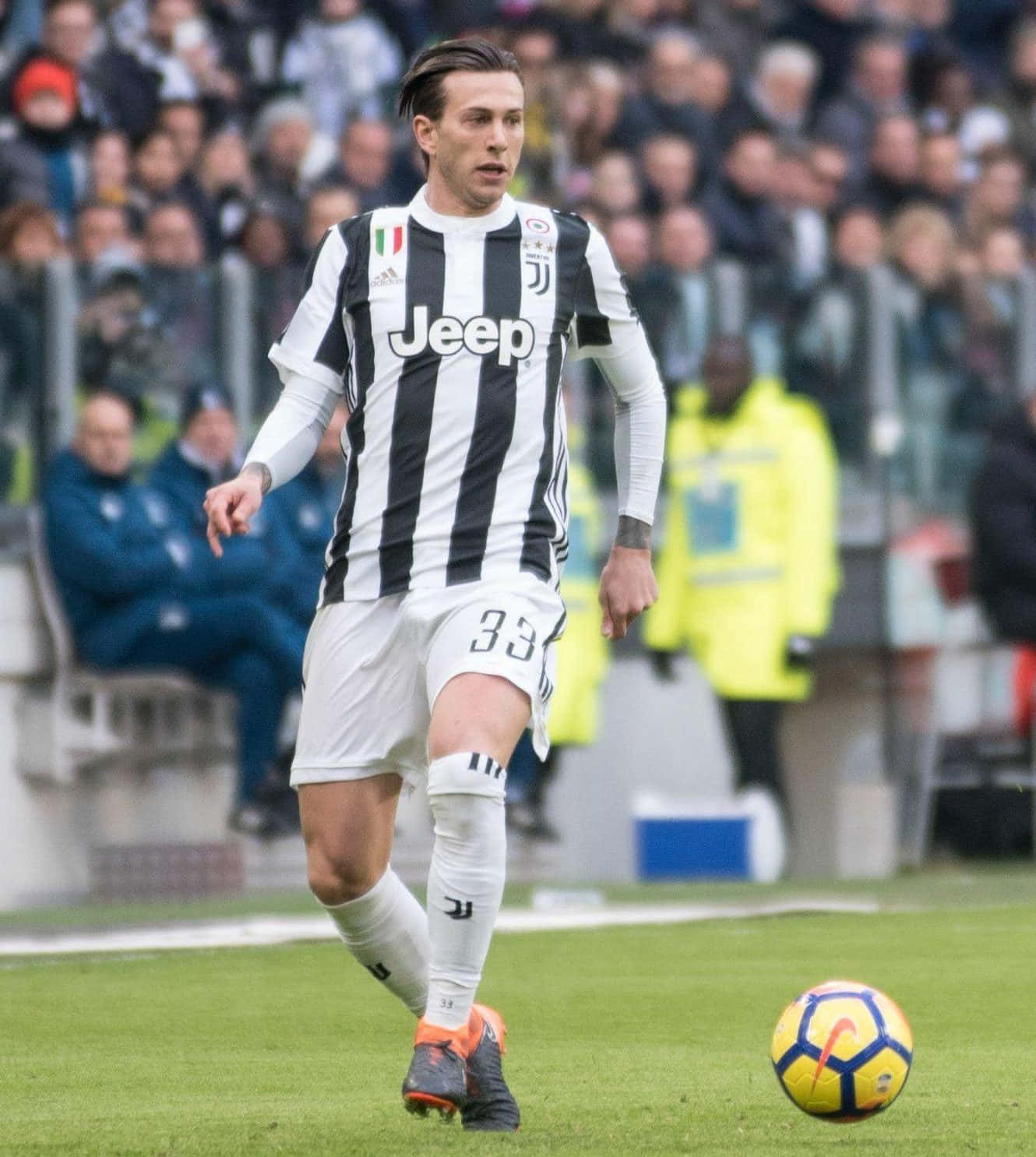 Federico Bernardeschi Running With A Football Wallpaper