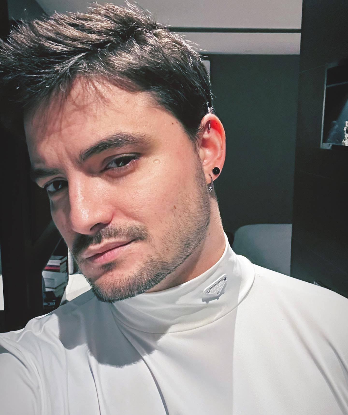 Felipe Neto With His Signature Earring Wallpaper