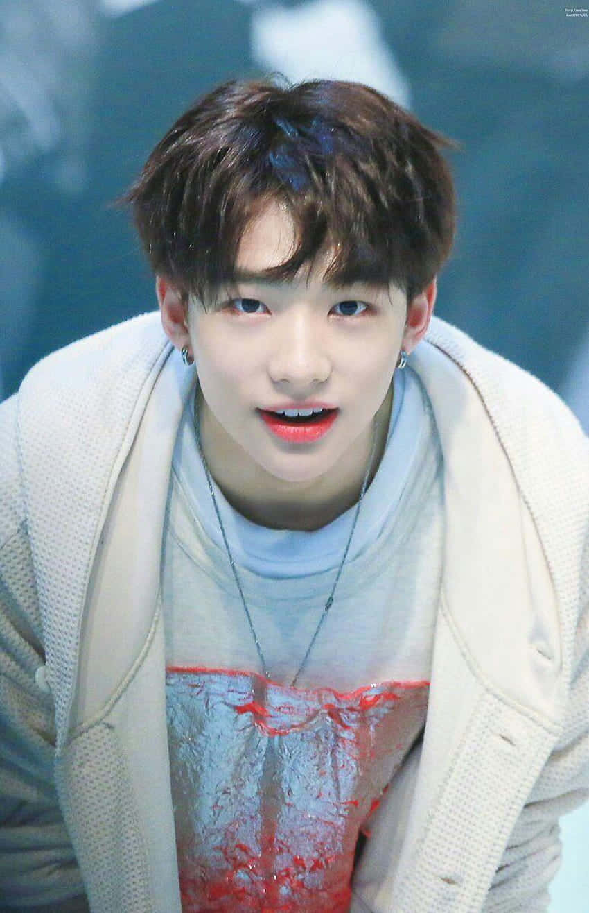 Felix The Performer Of Stray Kids Wallpaper