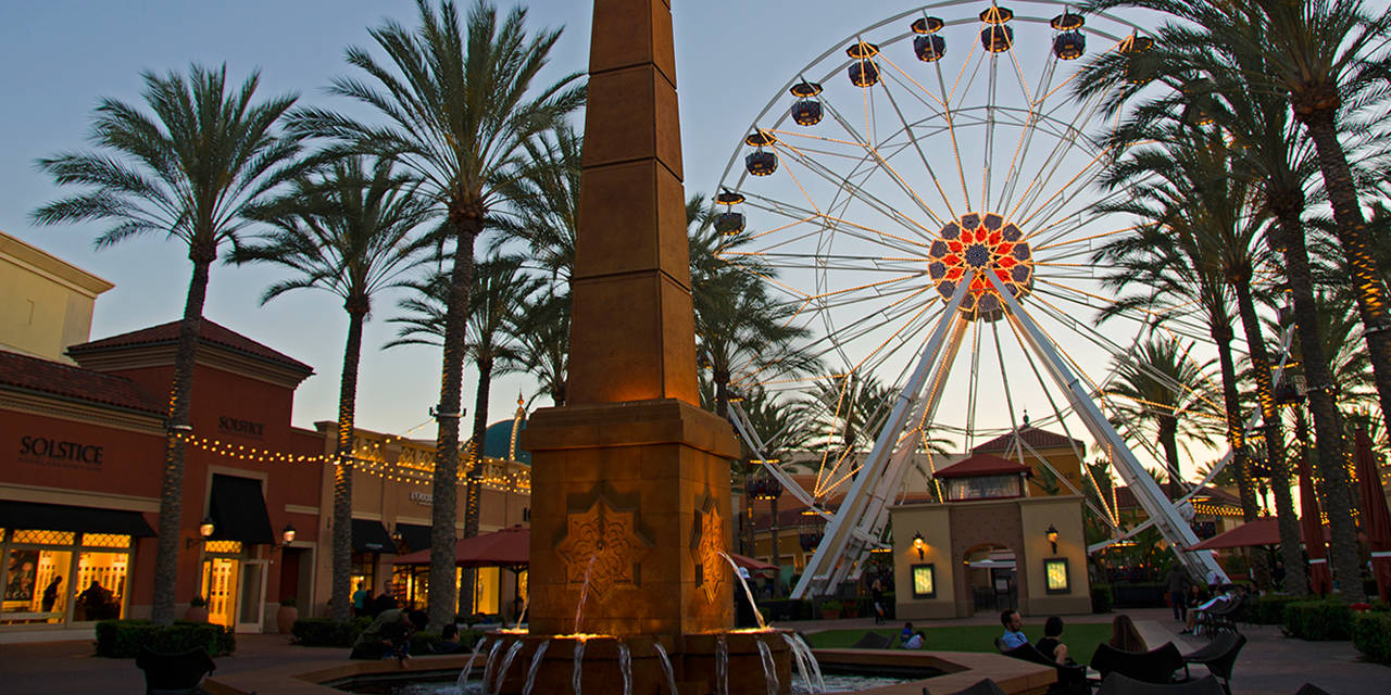 Ferris Wheel In Irvine Spectrum Center Wallpaper