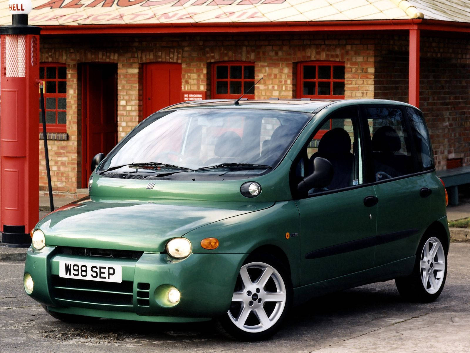 Fiat Multipla Midnight Green Wallpaper