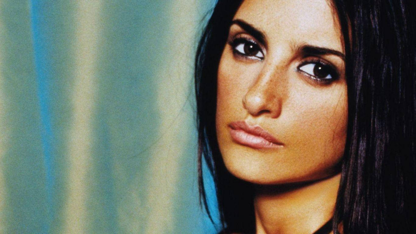 Fierce Penelope Cruz Wallpaper