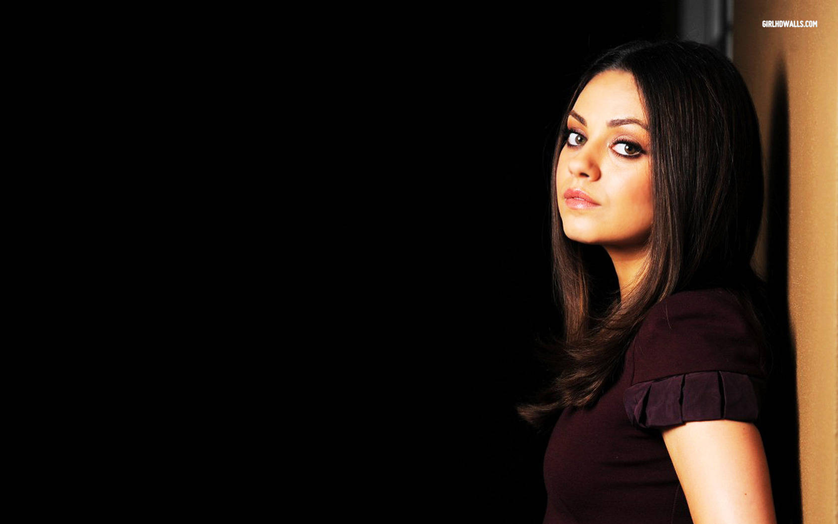 Film Actress Mila Kunis Wallpaper