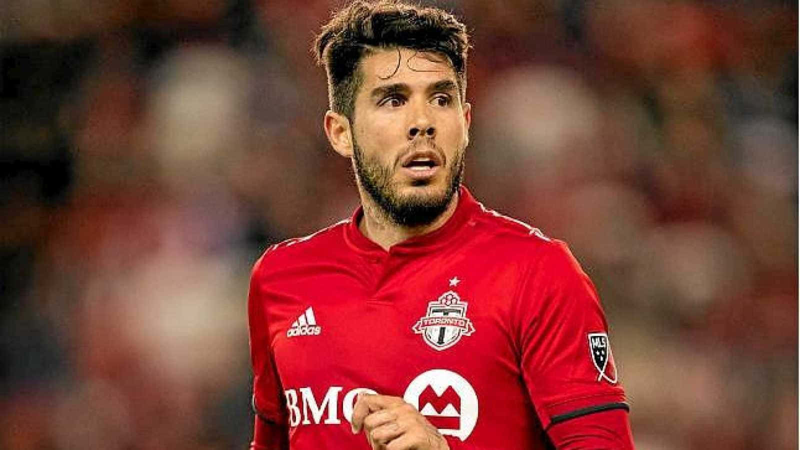 Football Player Alejandro Pozuelo Toronto Fc Wallpaper