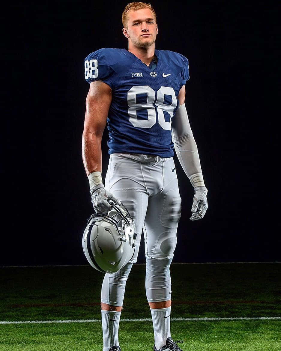 Football Player Portrait Mike Gesicki88 Wallpaper