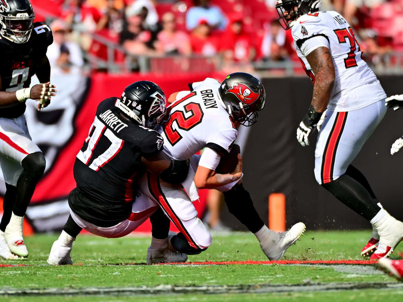 Football Tackle Grady Jarrett Game Wallpaper