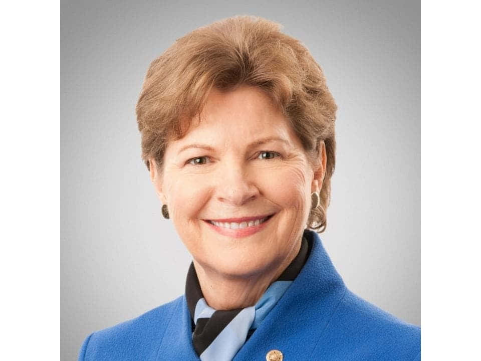 Formal Portrait Jeanne Shaheen Wallpaper