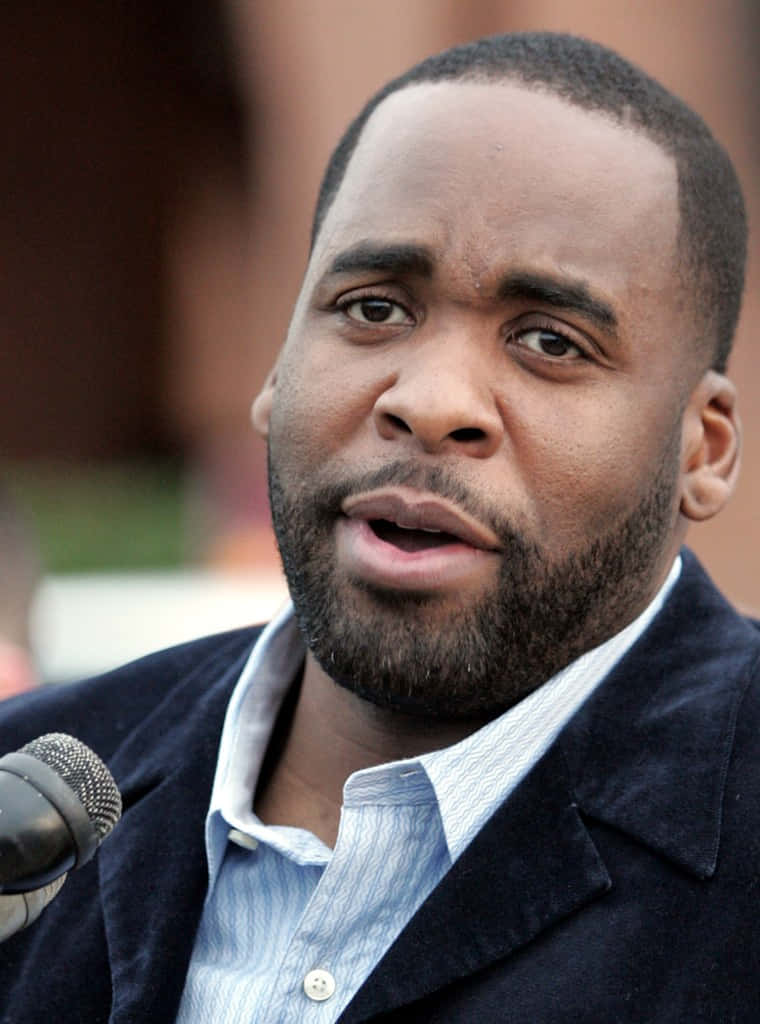 Former Mayor Kwame Kilpatrick Delivering A Speech Wallpaper