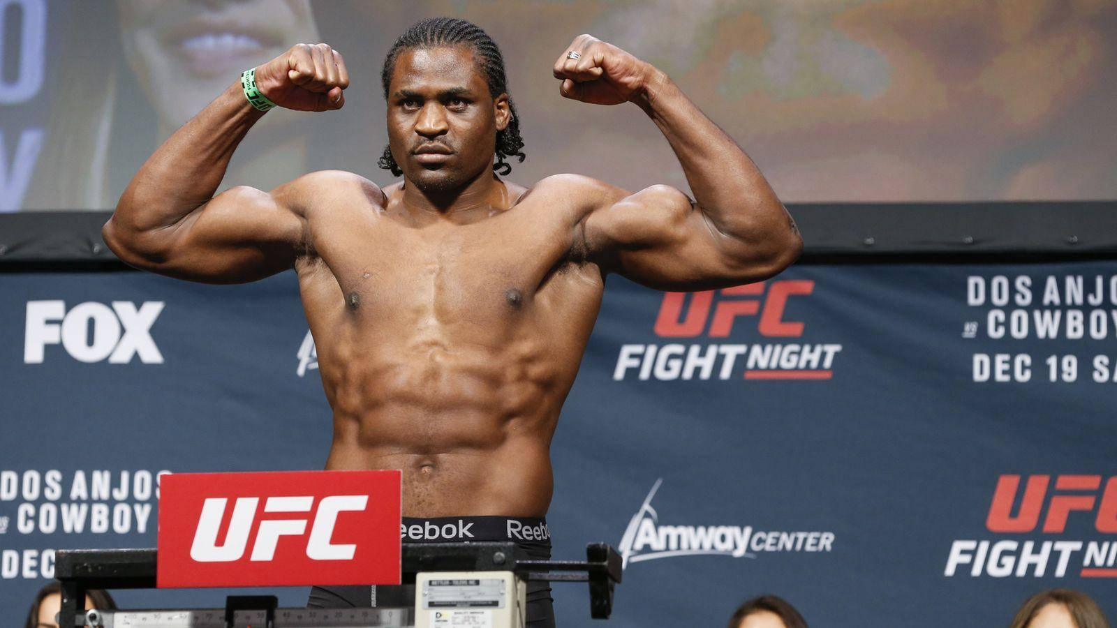 Francis Ngannou Flexing Wallpaper