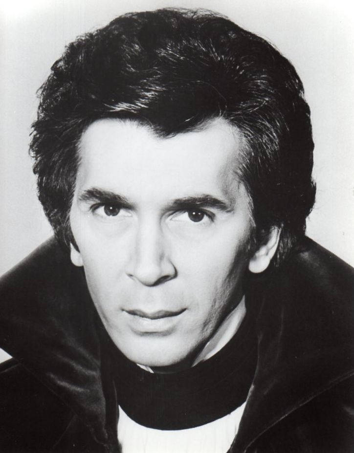 Frank Langella Black And White Dracula 1979 Wallpaper