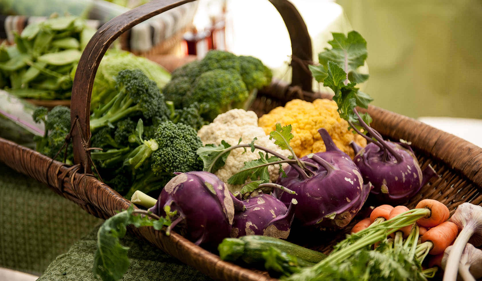 Fresh Produce Display At A Colorful Farmers Market Wallpaper