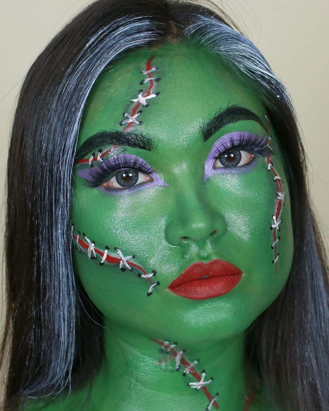 “frighteningly Good: Get Creative With Your Halloween Makeup This Year” Wallpaper