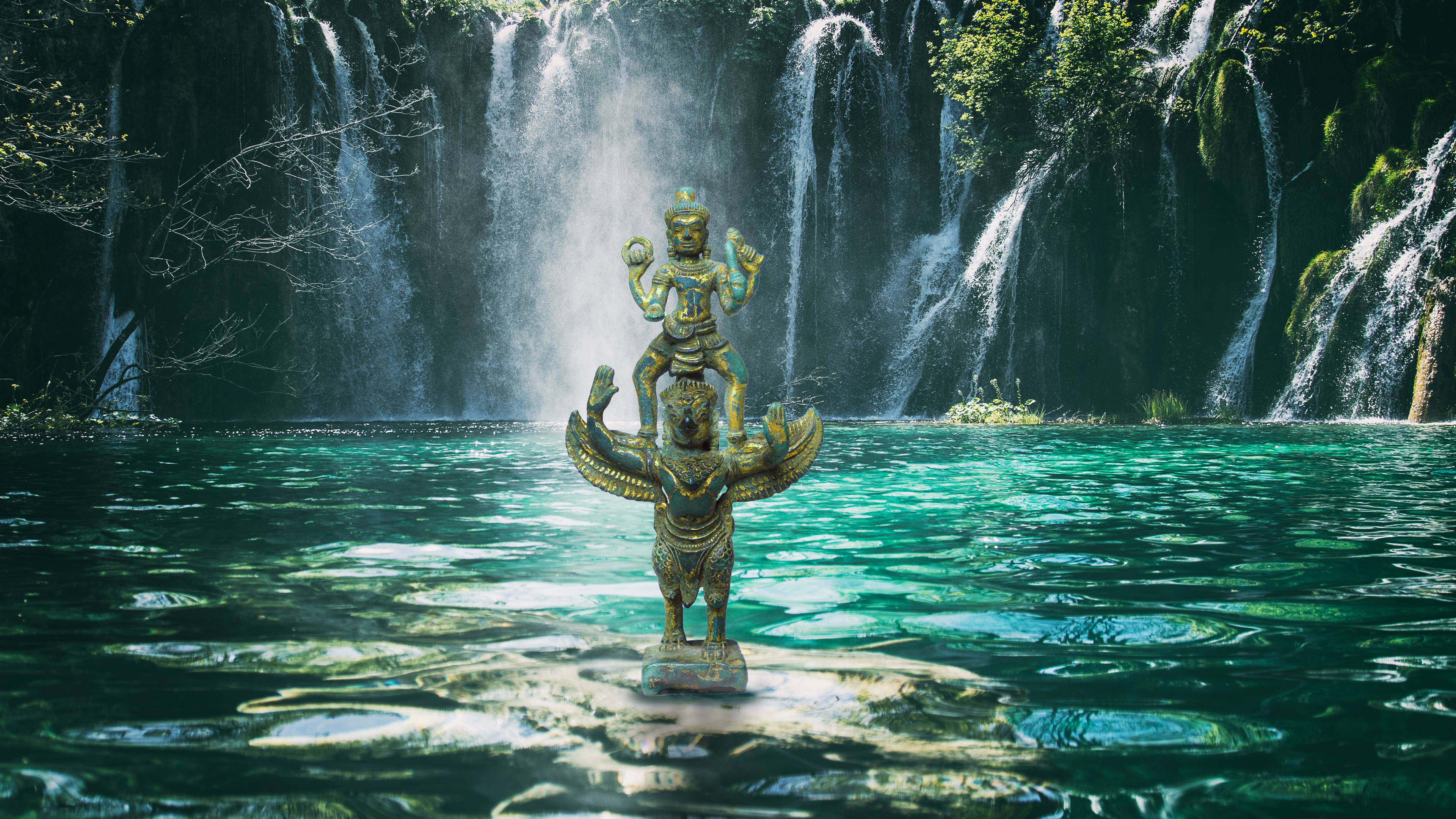 Garuda Waterfalls Wallpaper