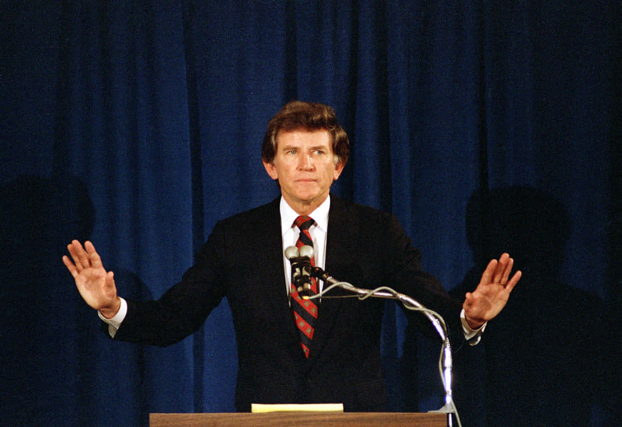 Gary Hart Behind The Podium Wallpaper