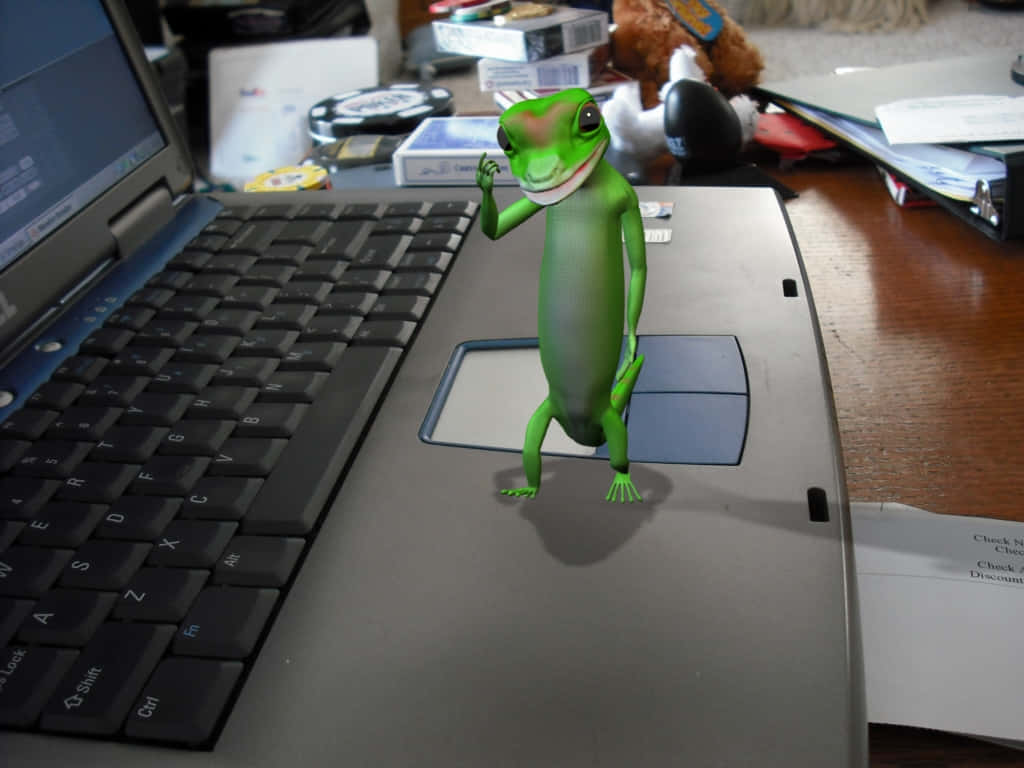 Geico Gecko On Laptop Wallpaper