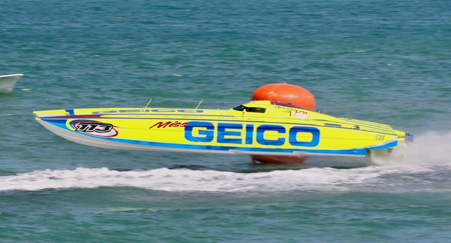 Geico Speedboat Racing Wallpaper