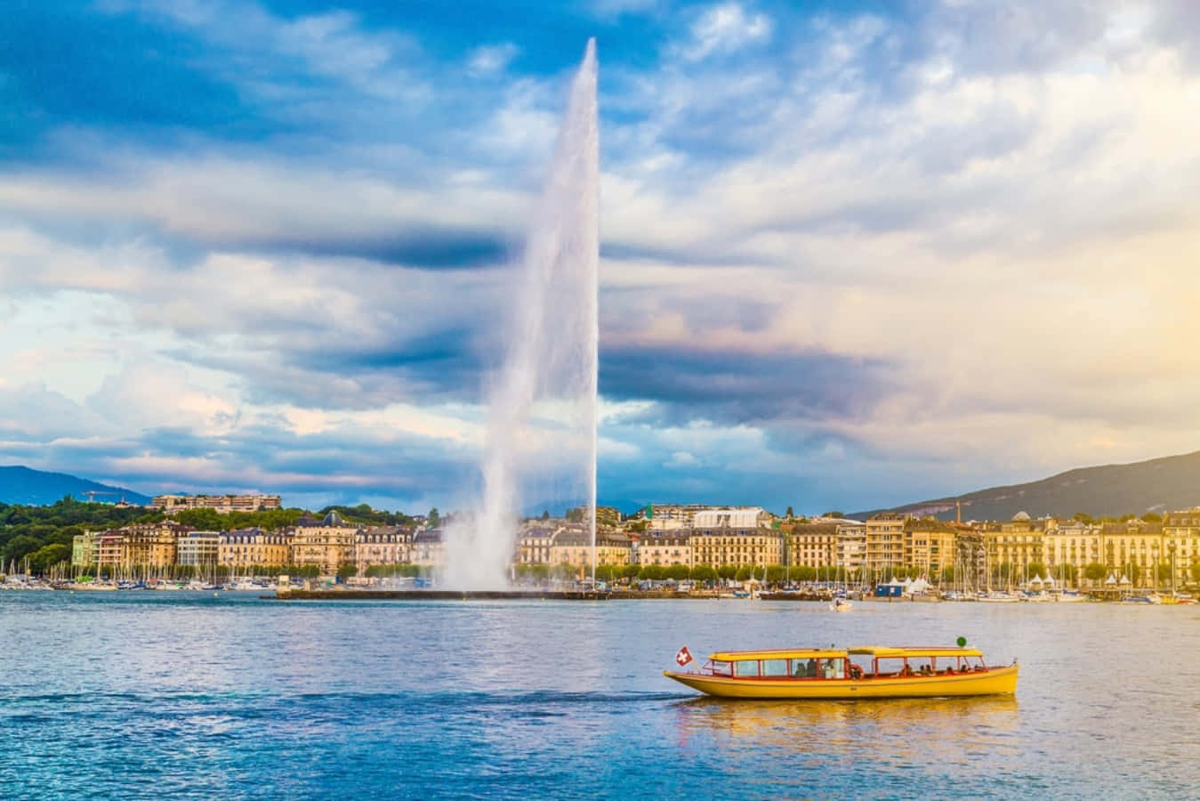 Geneva Lake Jetd' Eauand Tourist Boat Wallpaper