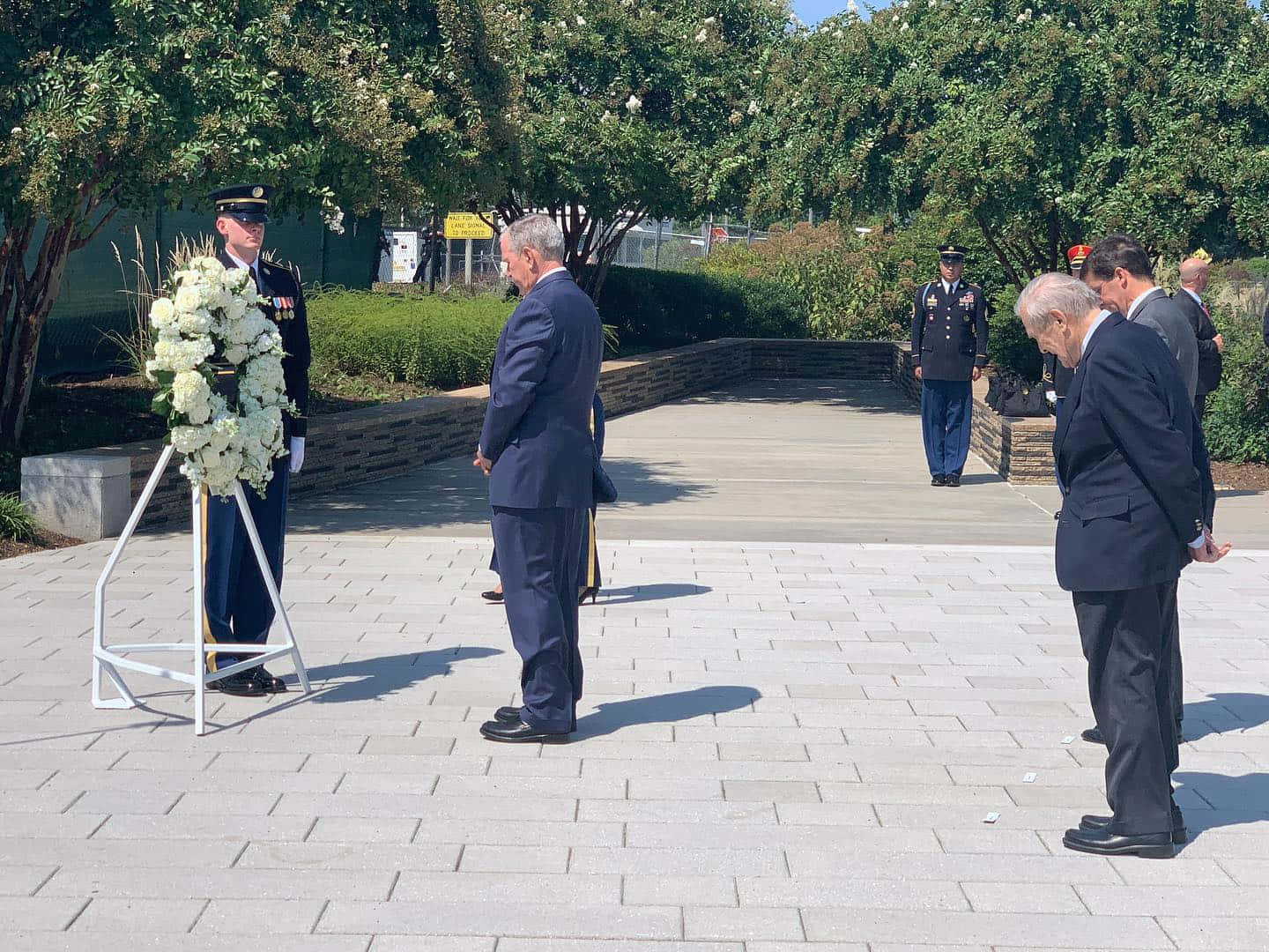 George W. Bush In Friends Funeral Wallpaper