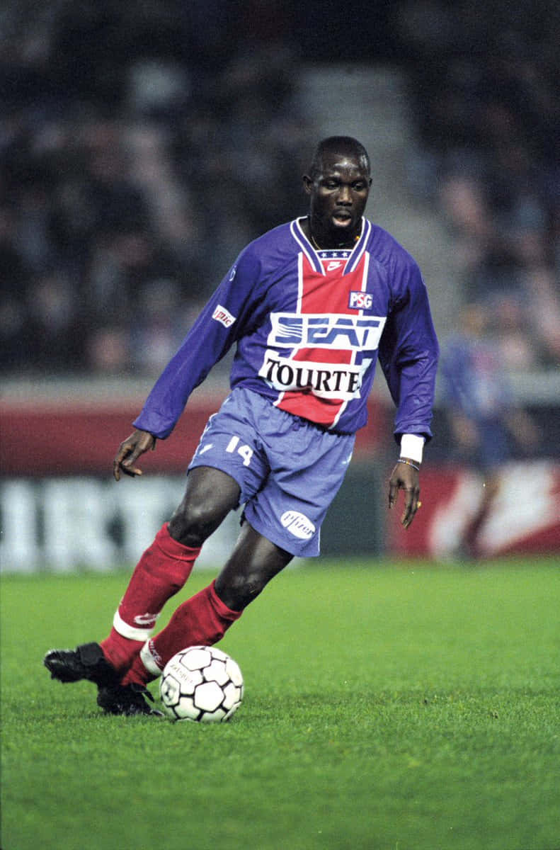 George Weah Liberian Football Player Wallpaper