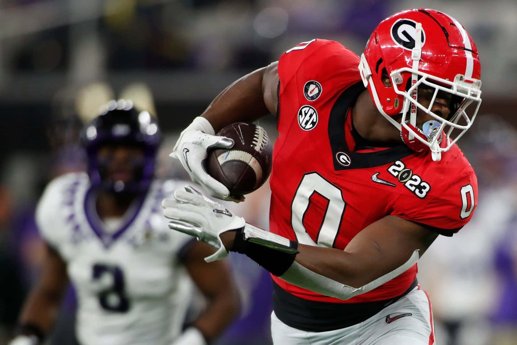 Georgia Bulldogs Football Player Catching Ball Wallpaper