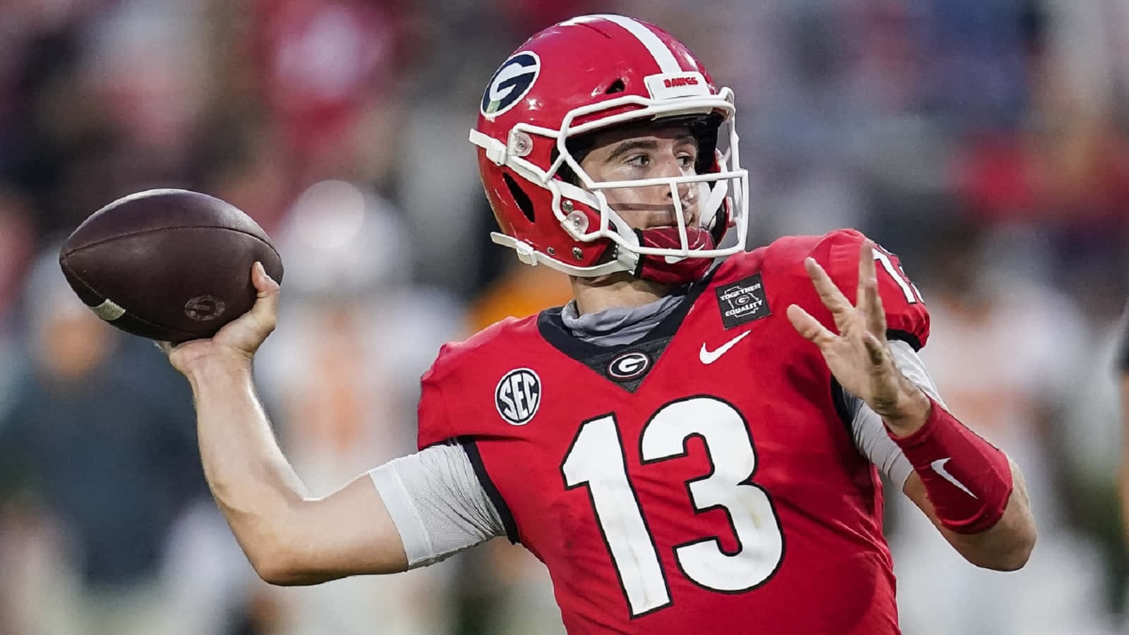 Georgia Quarterback Preparesto Throw Wallpaper