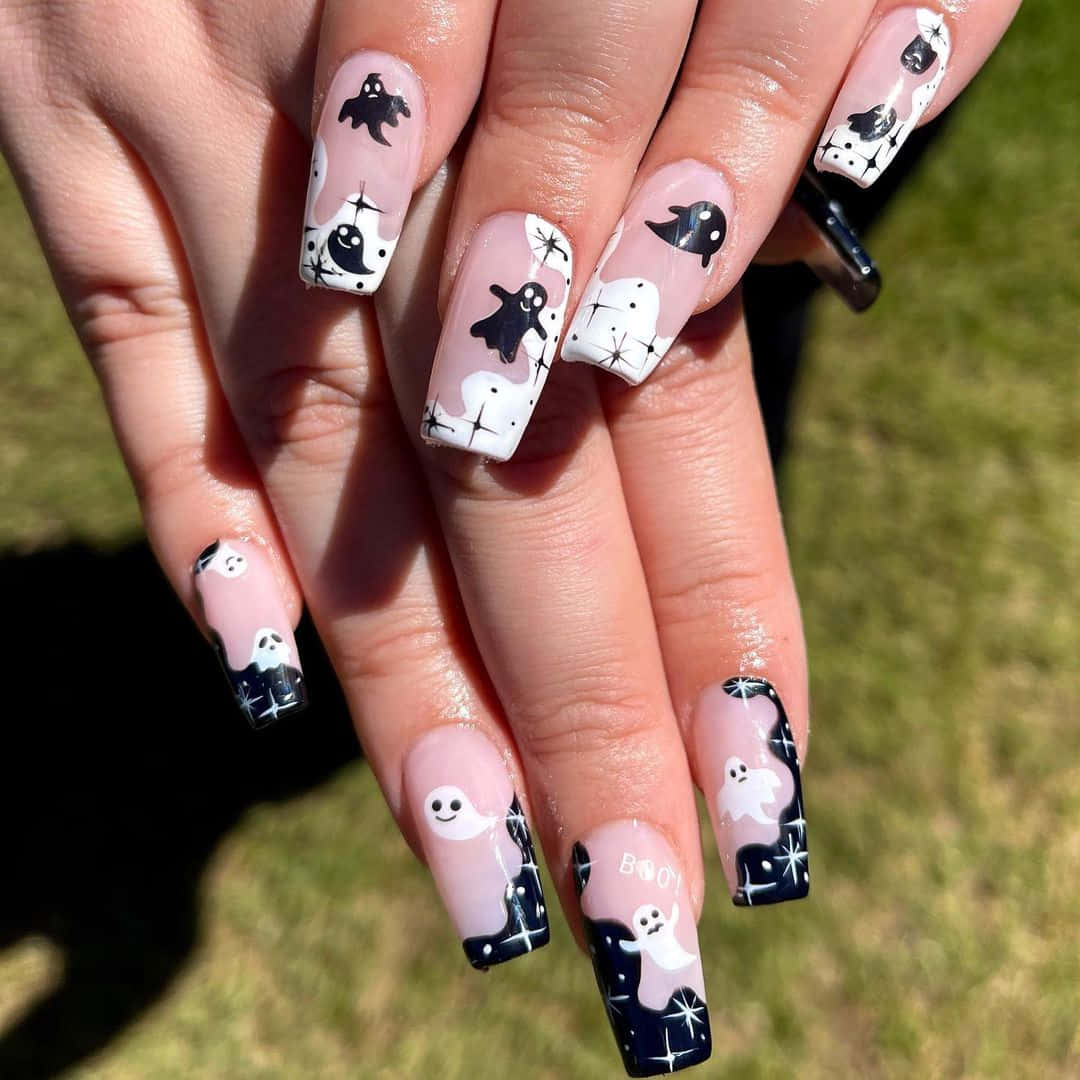 Get Creative With This Spooky Yet Stylish Halloween Nail Art Wallpaper