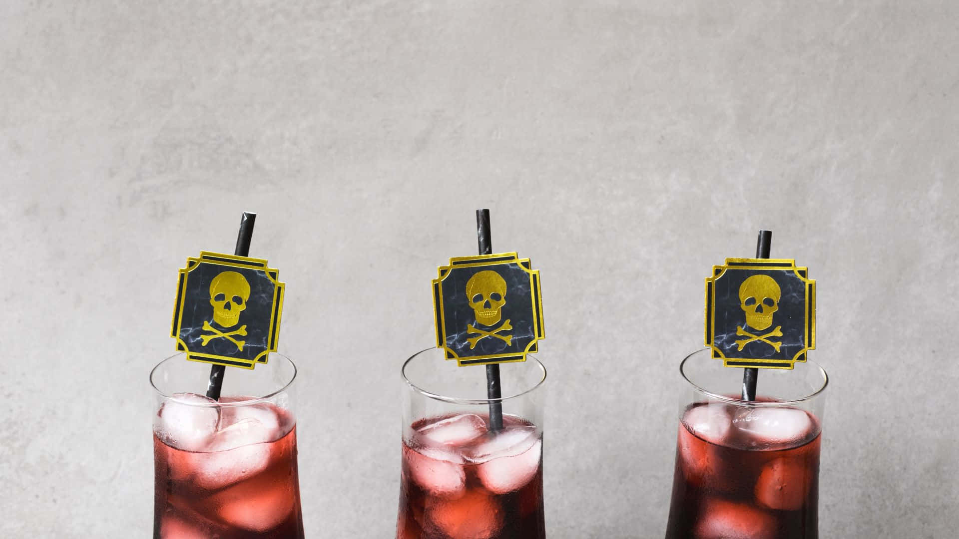 Get Ready For A Spooktacular Halloween With A Creative Cocktail! Wallpaper