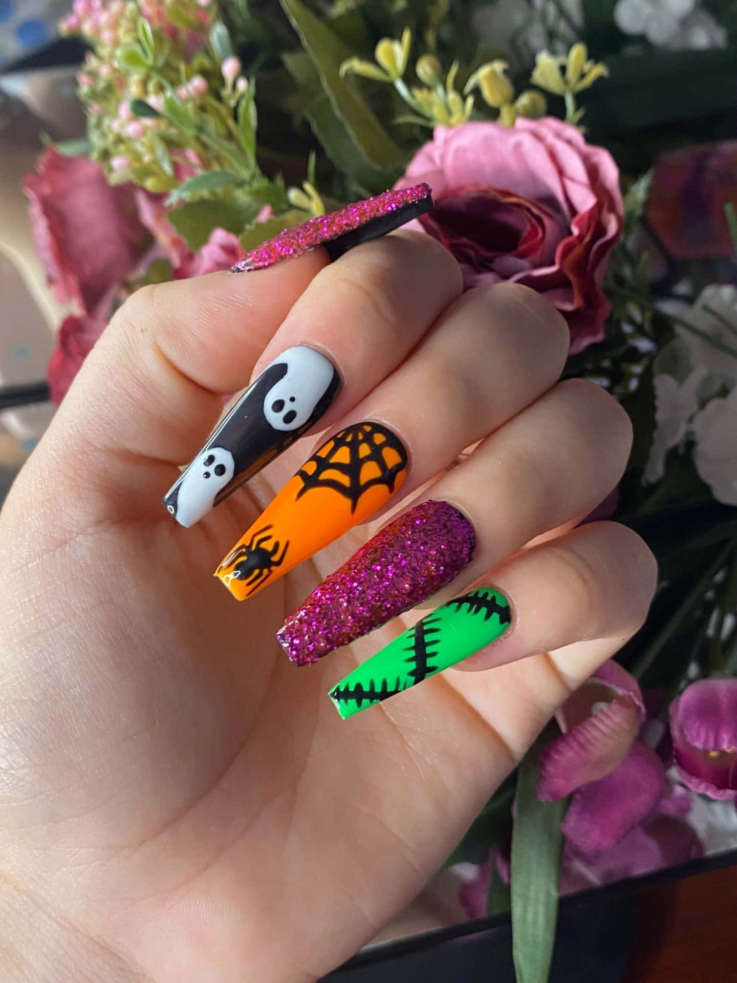 Get Spooky With This Freaky Halloween Nail Art! Wallpaper