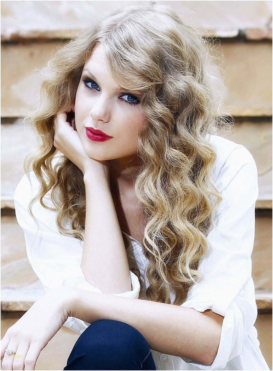 Get That Taylor Swift Look With The New Iphone Wallpaper