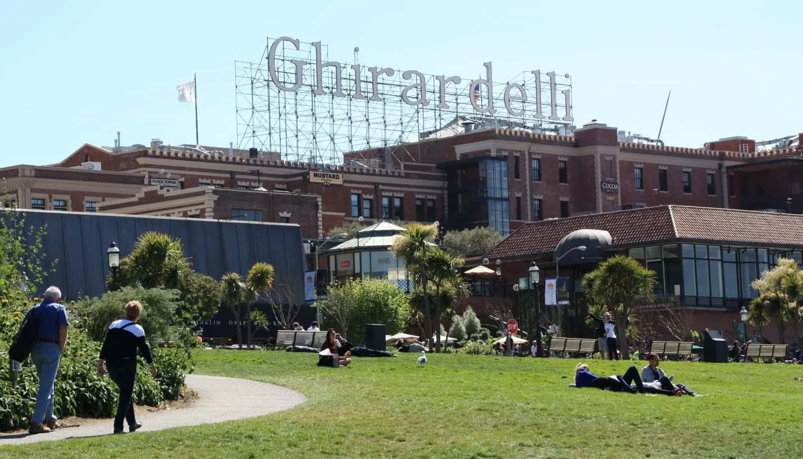 Ghiradelli Square From The Garden Wallpaper