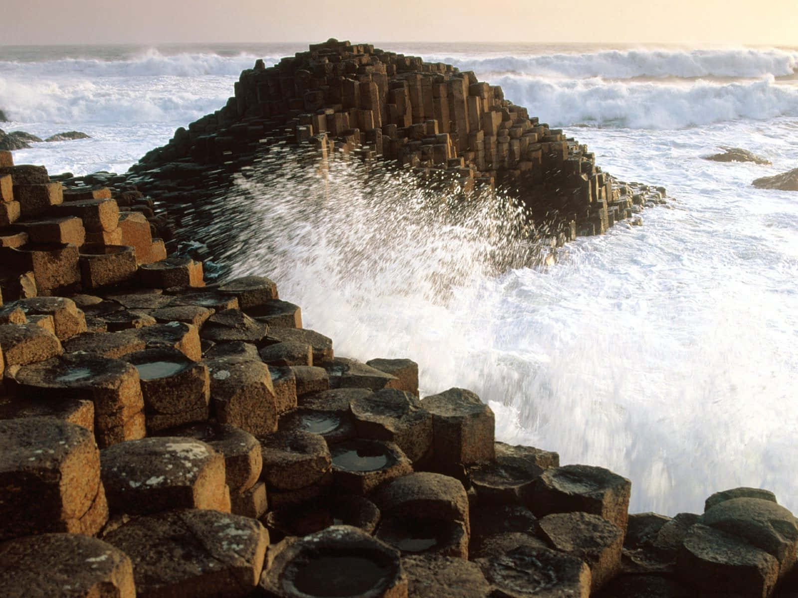 Giant's Causeway Ocean Splash Wallpaper