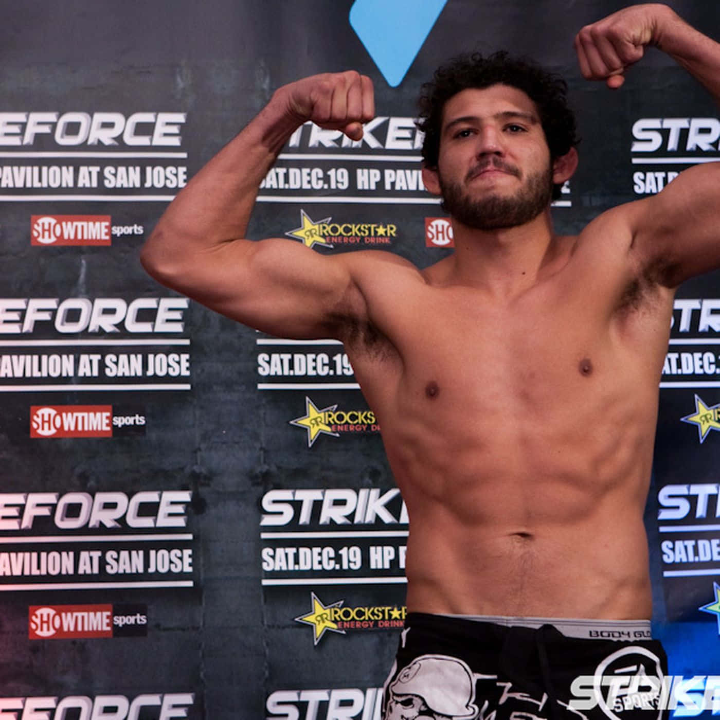 Gilbert Melendez Flex Muscle Abs Wallpaper