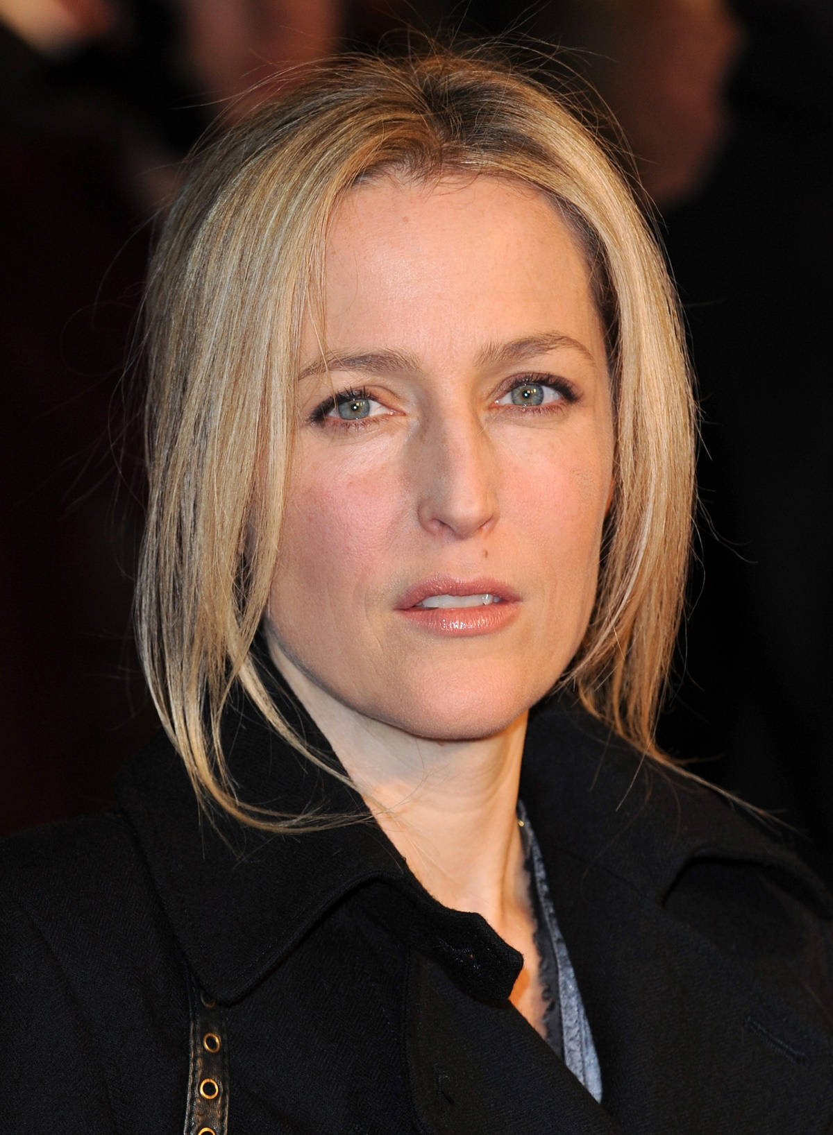 Gillian Anderson Solemn Face Wallpaper