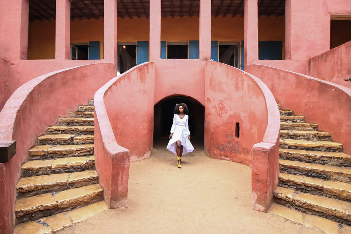 Girl In Goree House Of Slaves Wallpaper