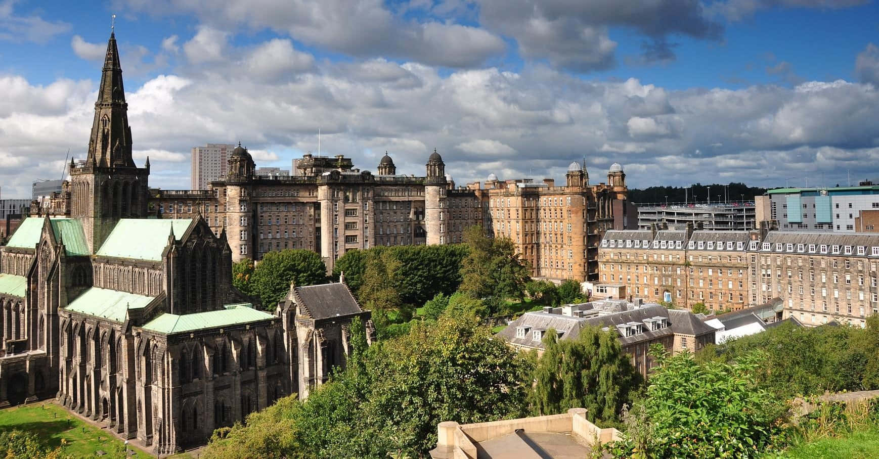 Glasgow Cathedraland Cityscape Wallpaper