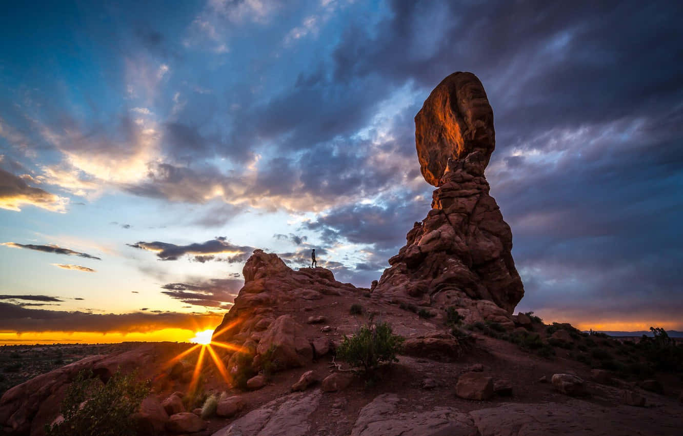 Glorious Balanced Rock Wallpaper