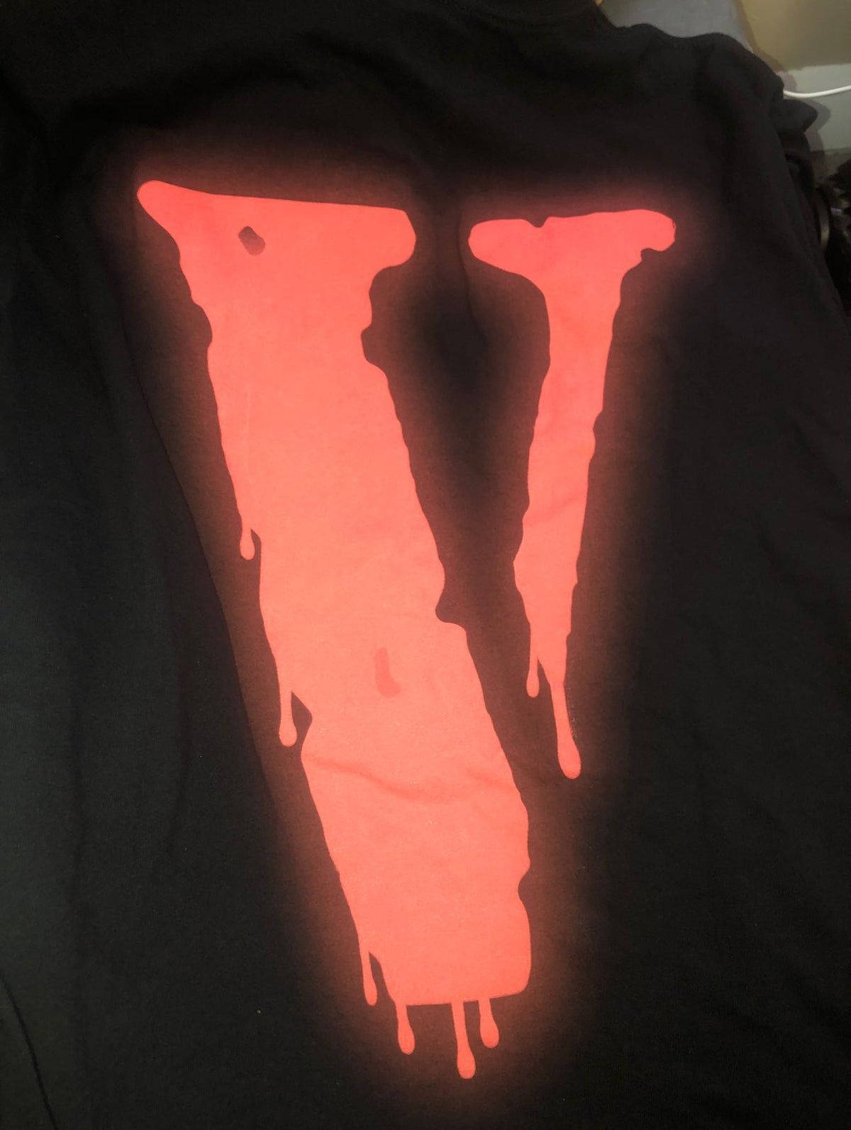 Glowing Slimy Vlone Logo Wallpaper