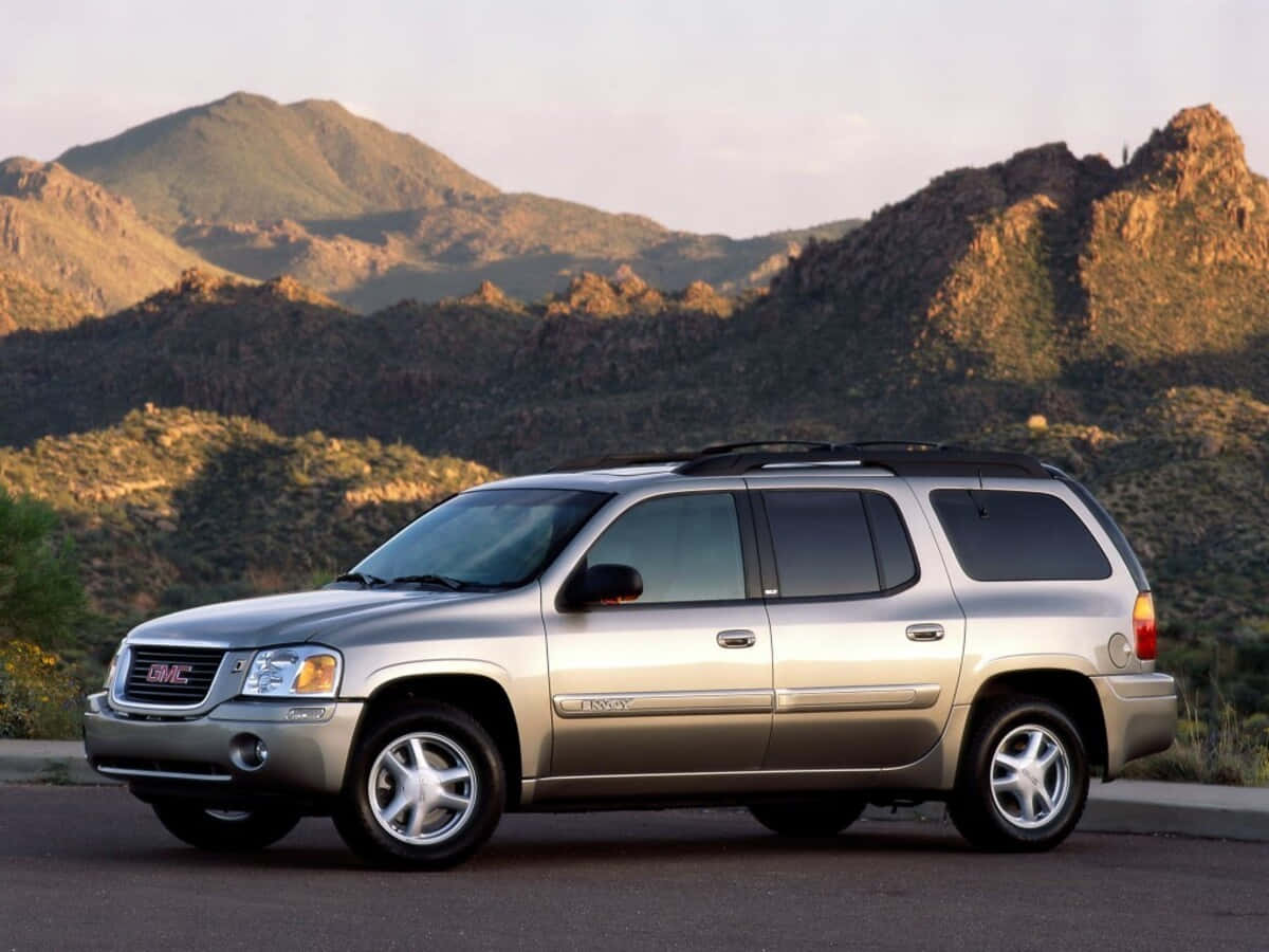 Gmc Envoy - Stylish & Rugged Lifestyle Suv Wallpaper