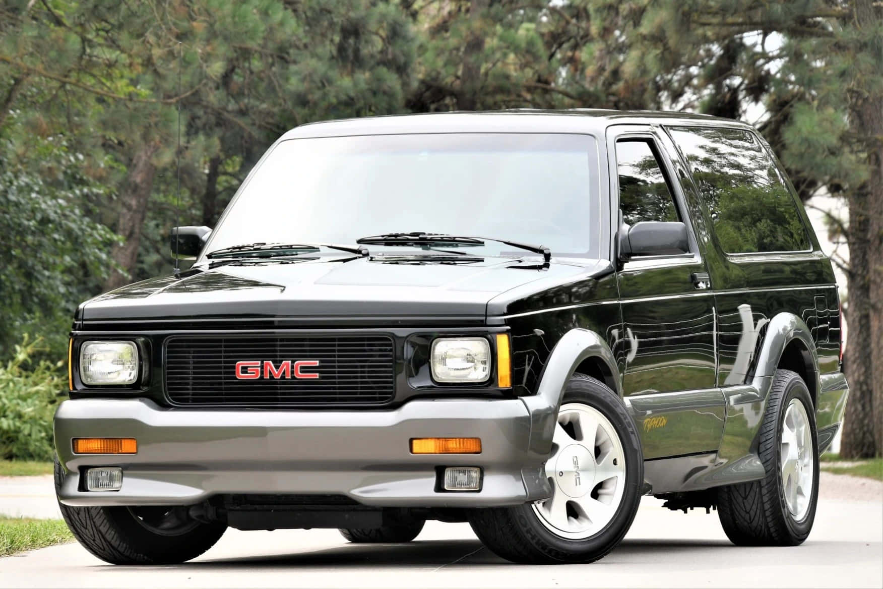 Gmc Typhoon In Motion Wallpaper